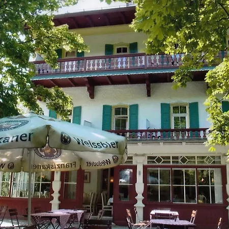 Im Burghotel Апартаменты 3*